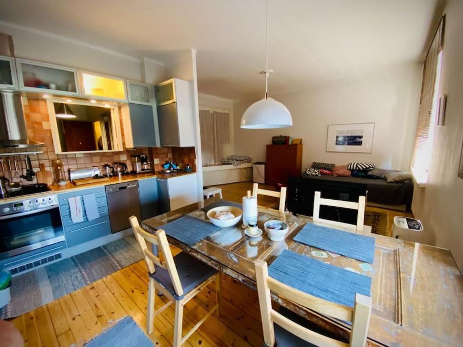 Studio Apartment, View Over The Roofs For The Sunrise Helsinki Exterior foto